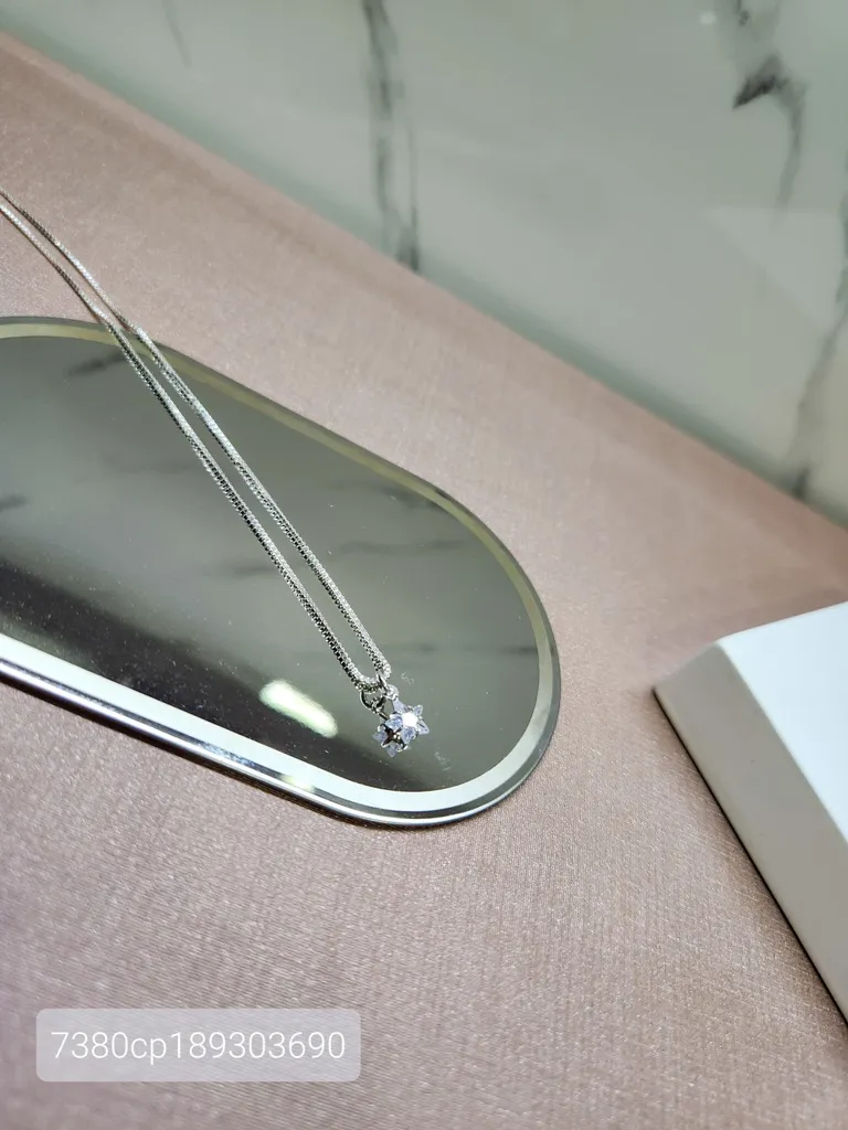 COLAR PRATA ESTRELA LUZ