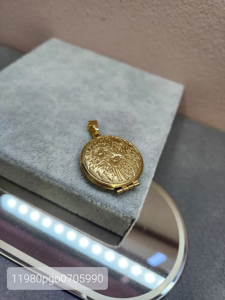 PINGENTE OURO RELICÁRIO REDONDO