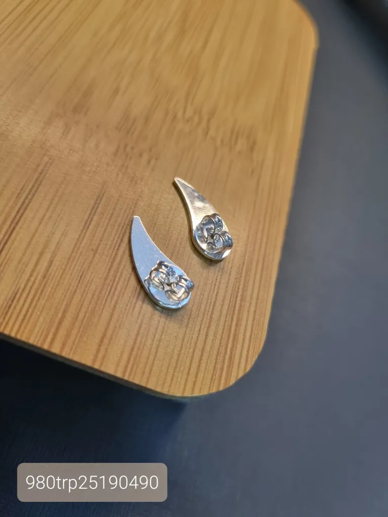 TARRACHA EAR CUFF OURO