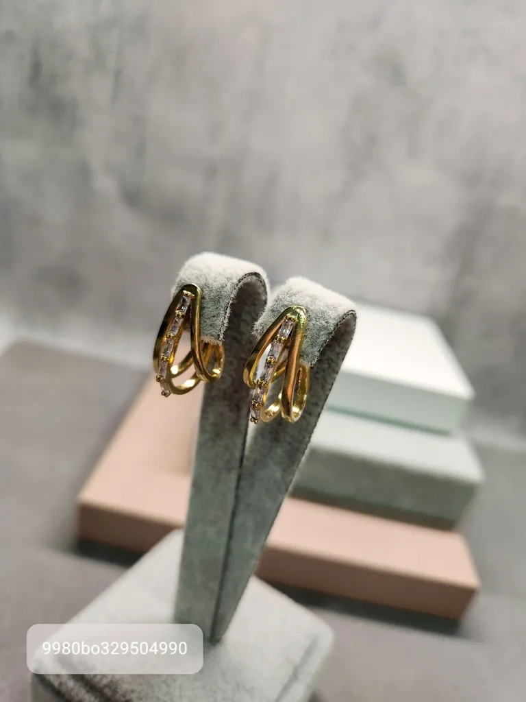 BRINCO OURO MEIA ARGOLA NAV LISA