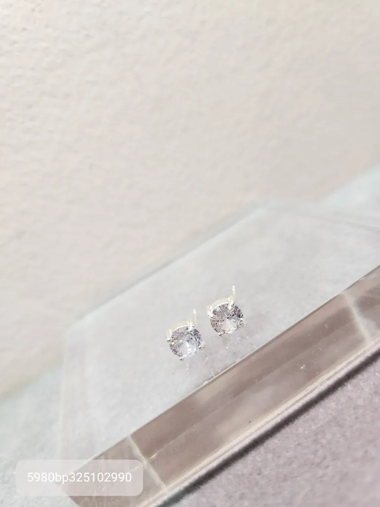 BRINCO PRATA PONTO DE LUZ CRAV