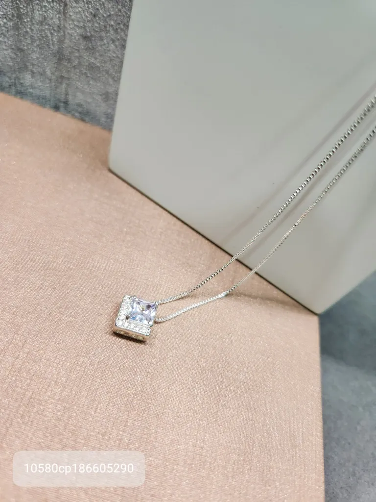 COLAR PRATA QUADRADO CRISTAL Z