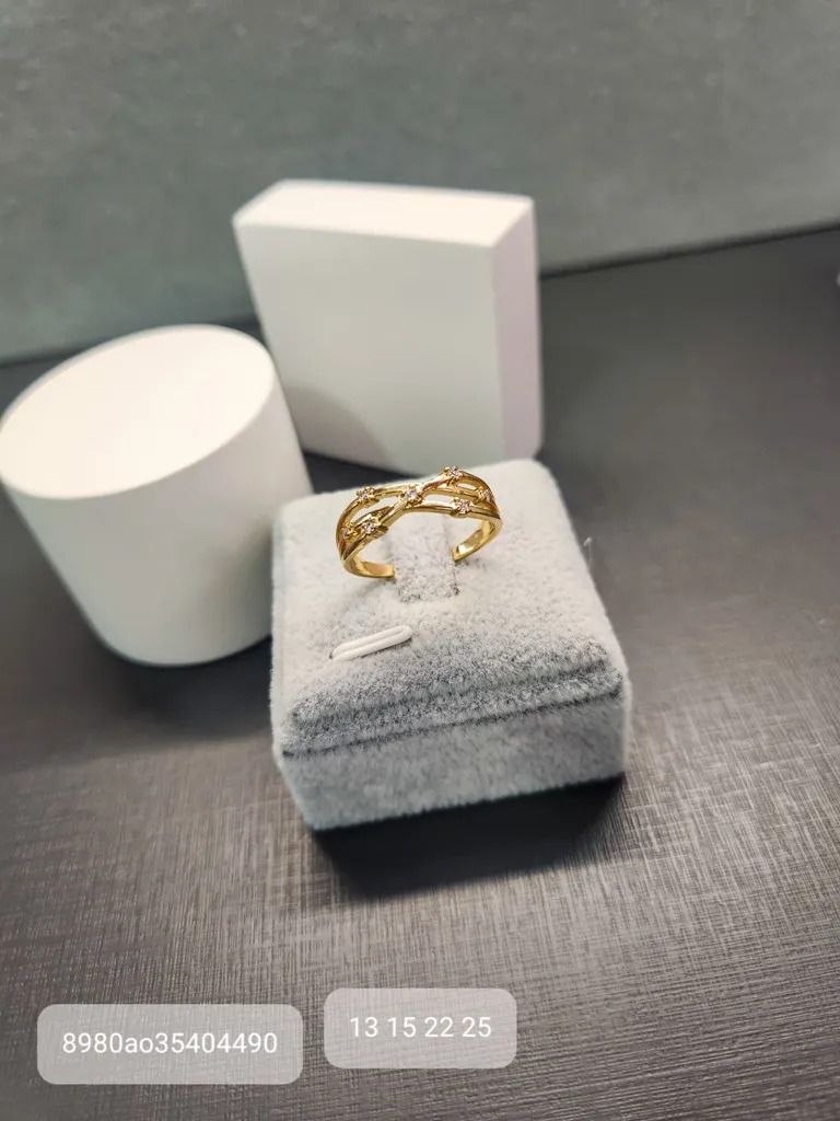 ANEL OURO ENTRELAÇADO BRANCA