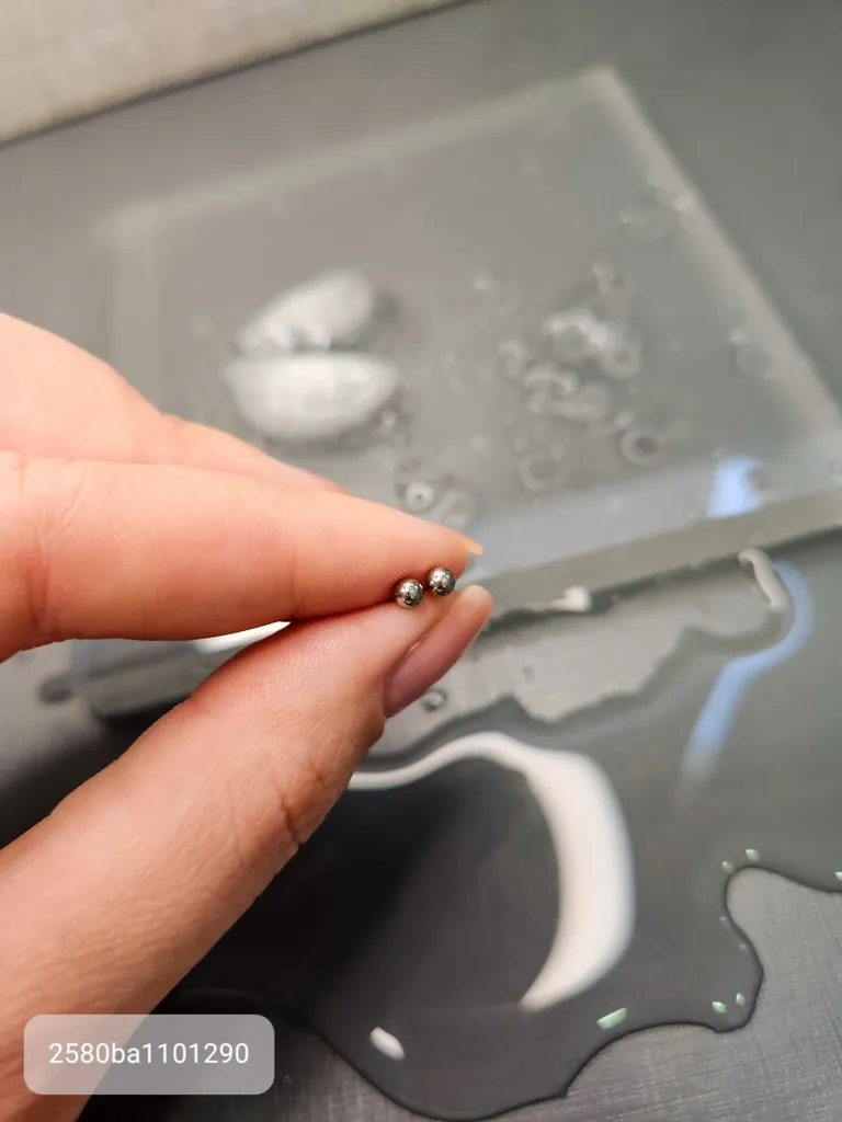 BRINCO AÇO BOLINHA P