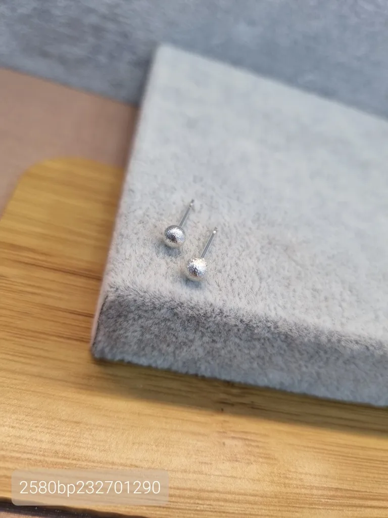 BRINCO PRATA BOLA CRAQUELADA P