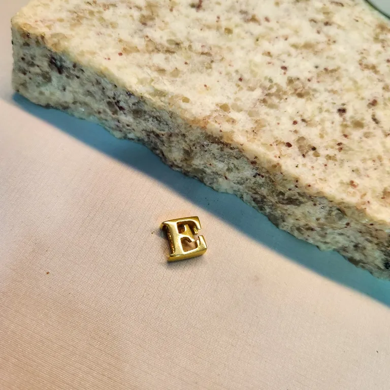 Inicial ouro E