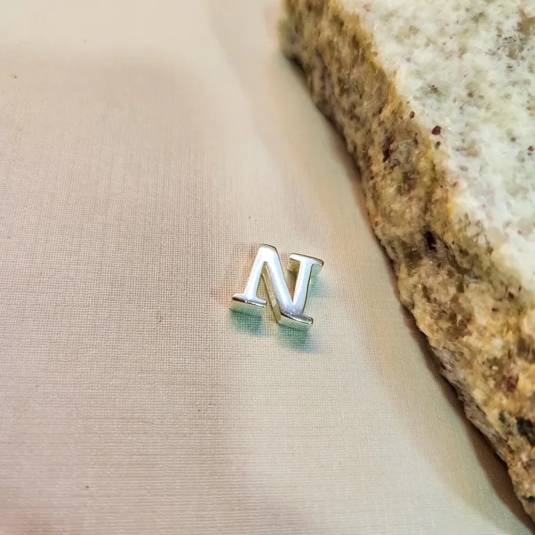 Inicial prata N