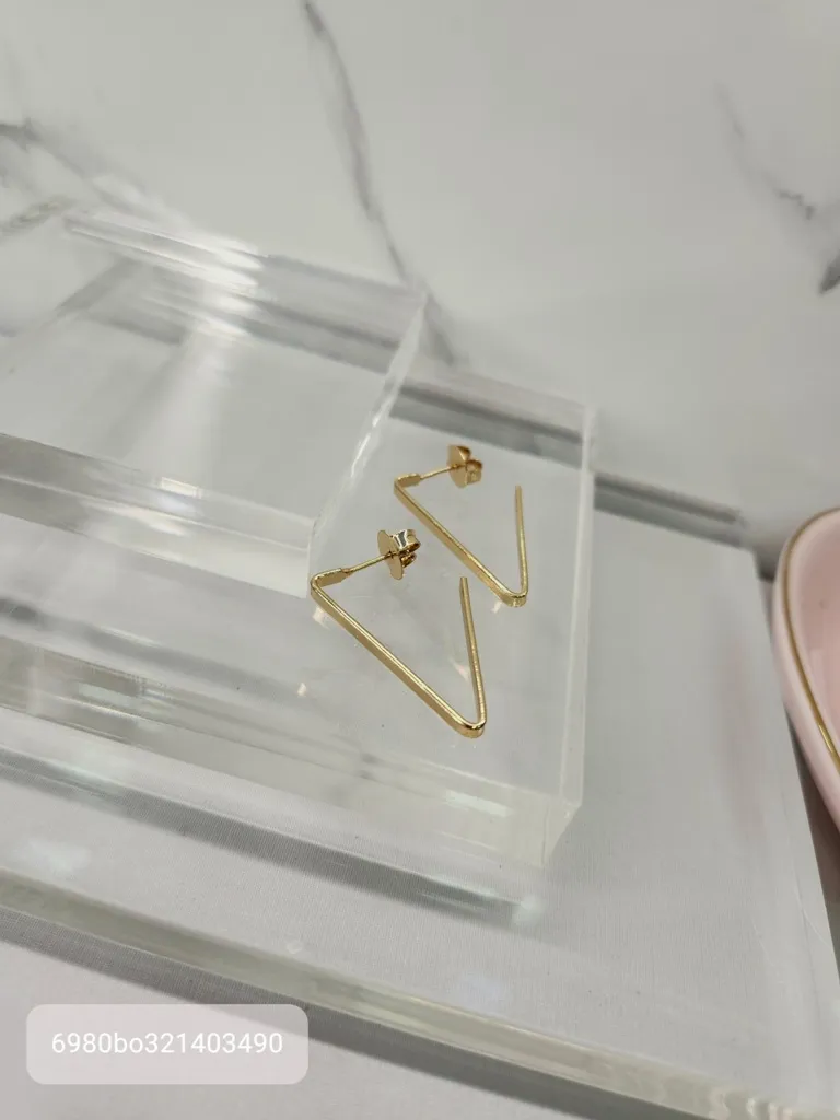 BRINCO OURO ARGOLA TRIANGULO M