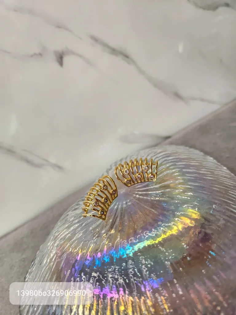 BRINCO OURO CONCHA PONTOS DE LUZ