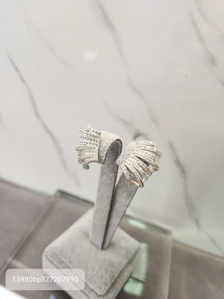 BRINCO PRATA CONCHA FESTA ZIRC