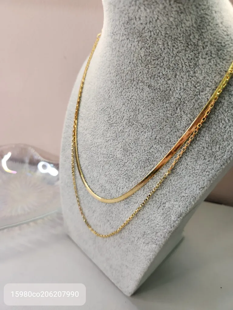 COLAR OURO DUPLO FITA QUADR