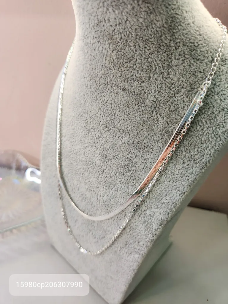 COLAR PRATA DUPLO FITA QUADR