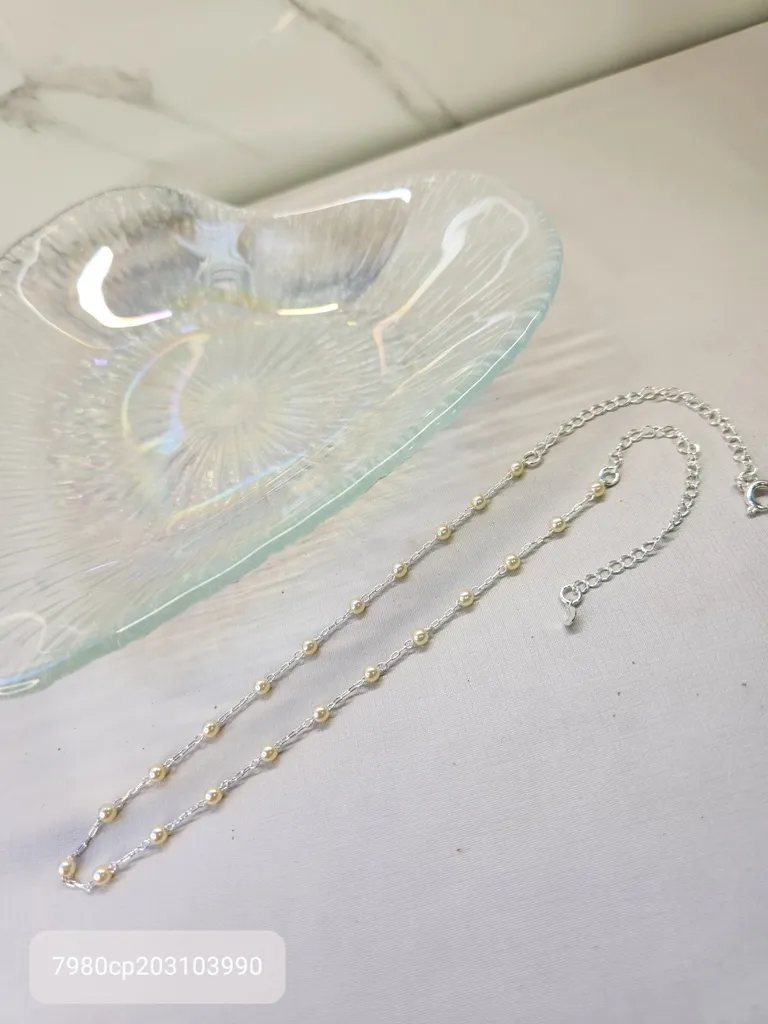 COLAR PRATA PÉROLAS MINI ESPASSADAS