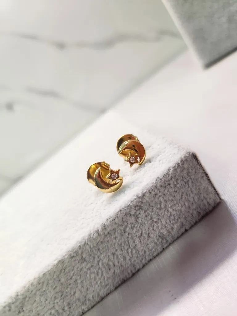 BRINCO OURO LUA ESTRELA