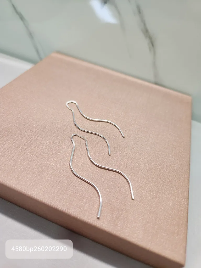 BRINCO PRATA RISCO ONDA