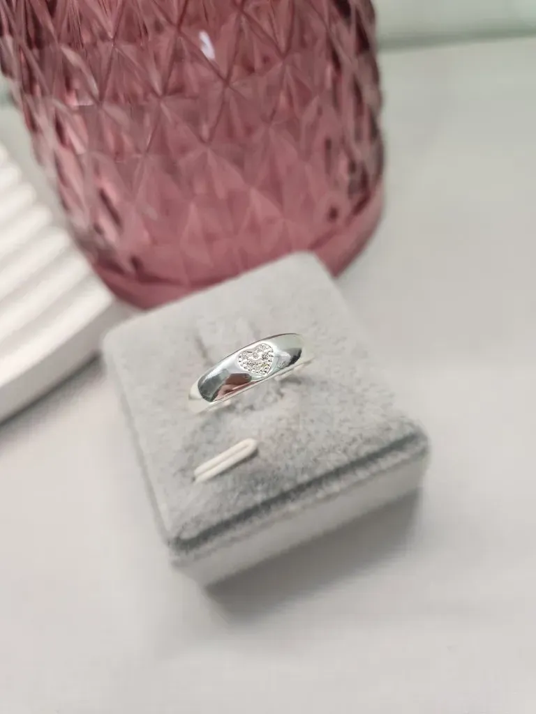 ANEL PRATA LISO GORDINHA CORAÇÃO Z