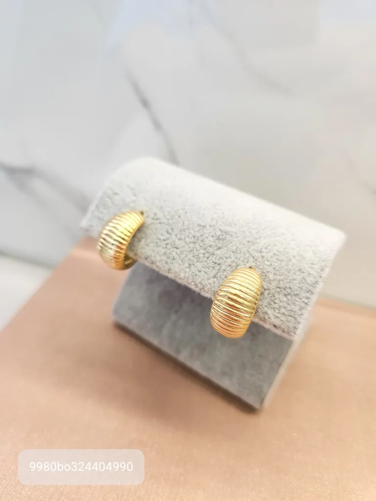 BRINCO OURO MEIA ARGOLA TATU