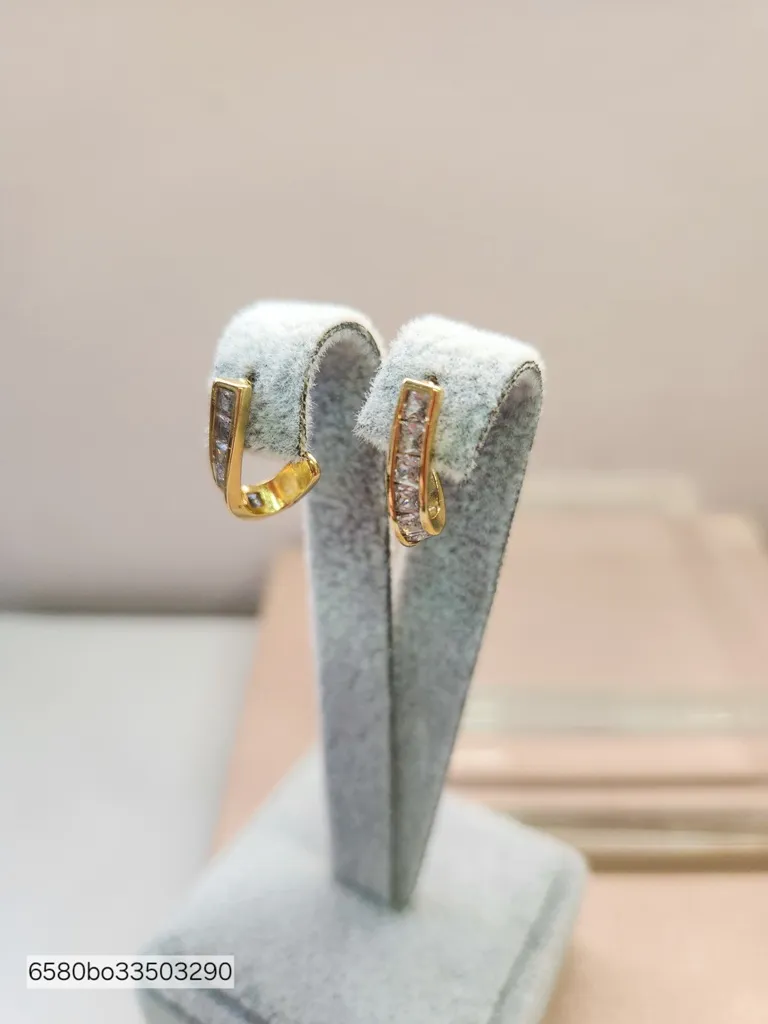 BRINCO OURO EAR HOOK NAVETES Q