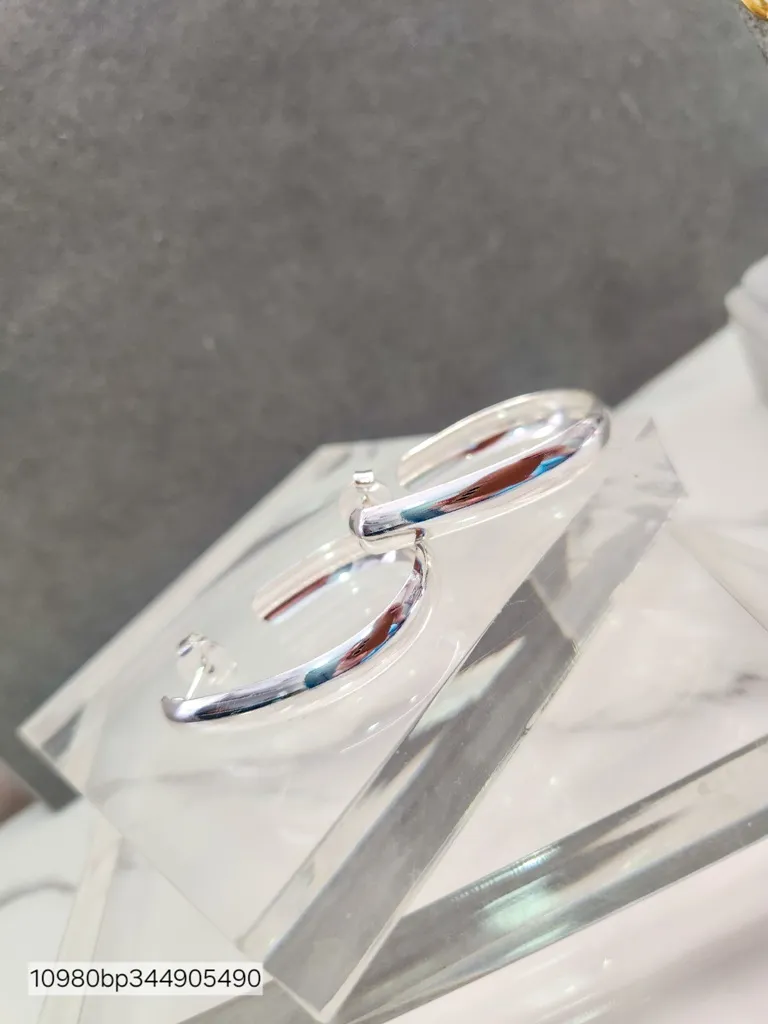 BRINCO PRATA ARGOLA GOTA ABAULADA