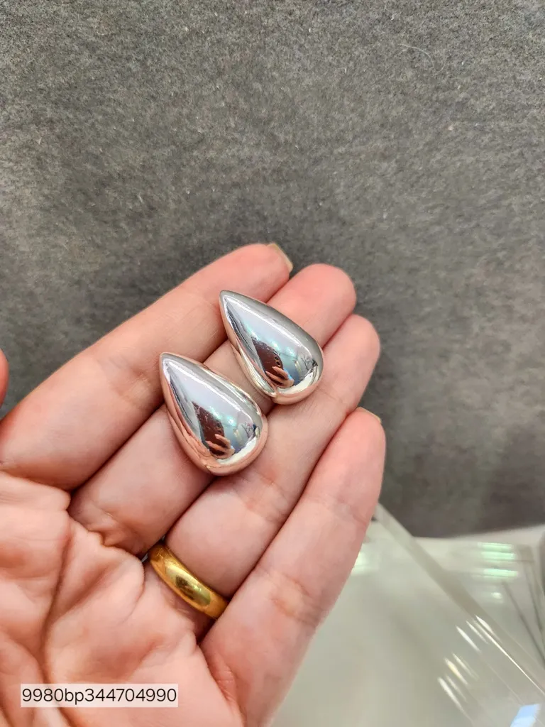 BRINCO PRATA GOTA GORDINHA