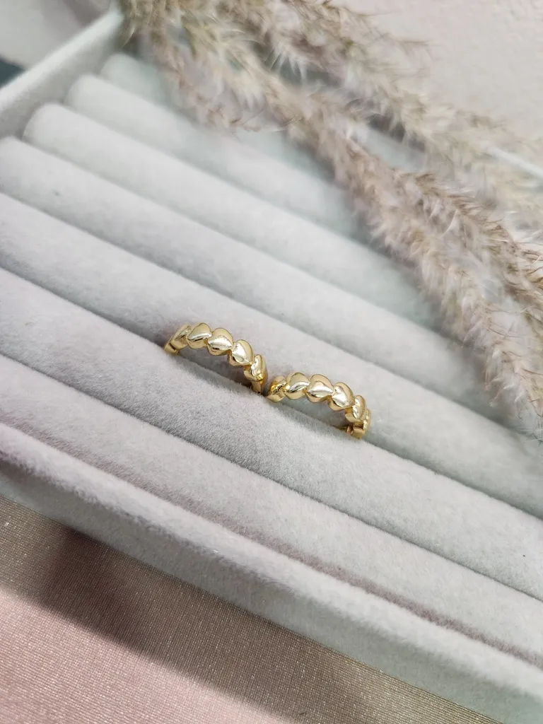 BRINCO OURO ARGOLA CORAÇÕES G