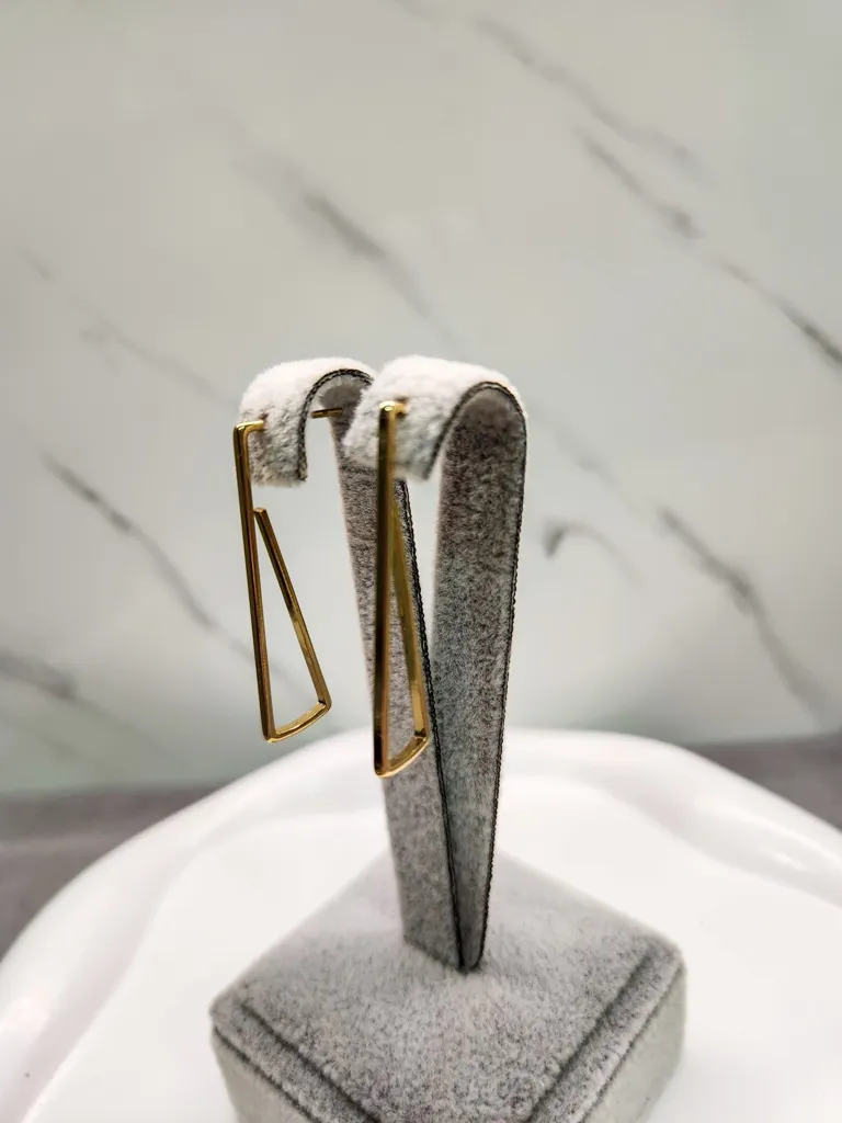 BRINCO OURO ARGOLA TRIANG FINO