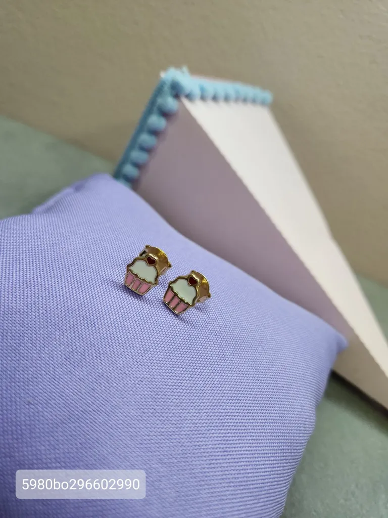 BRINCO OURO CUP CAKE