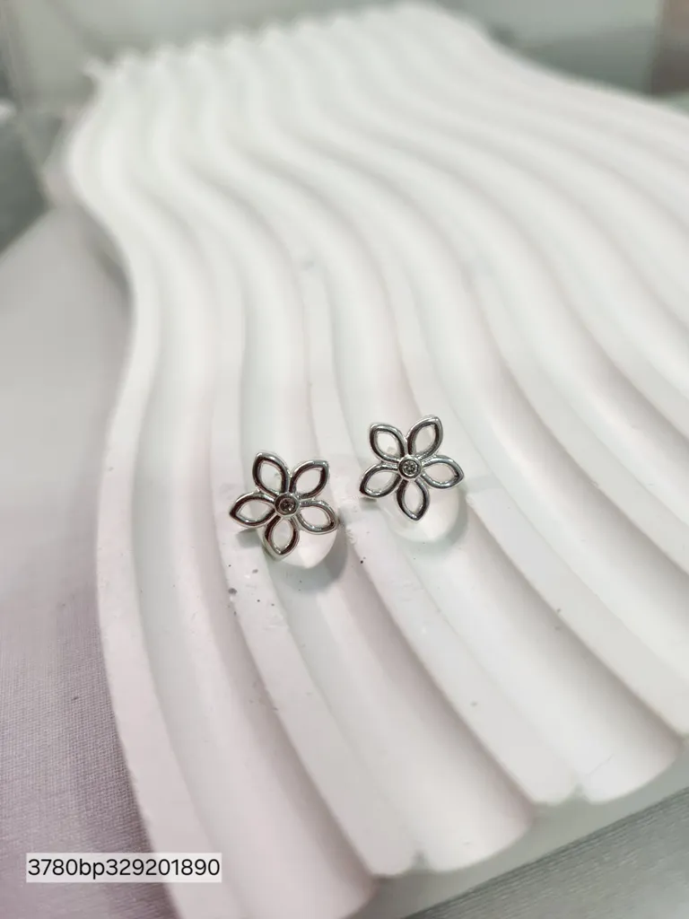 BRINCO PRATA FLOR VAZADA