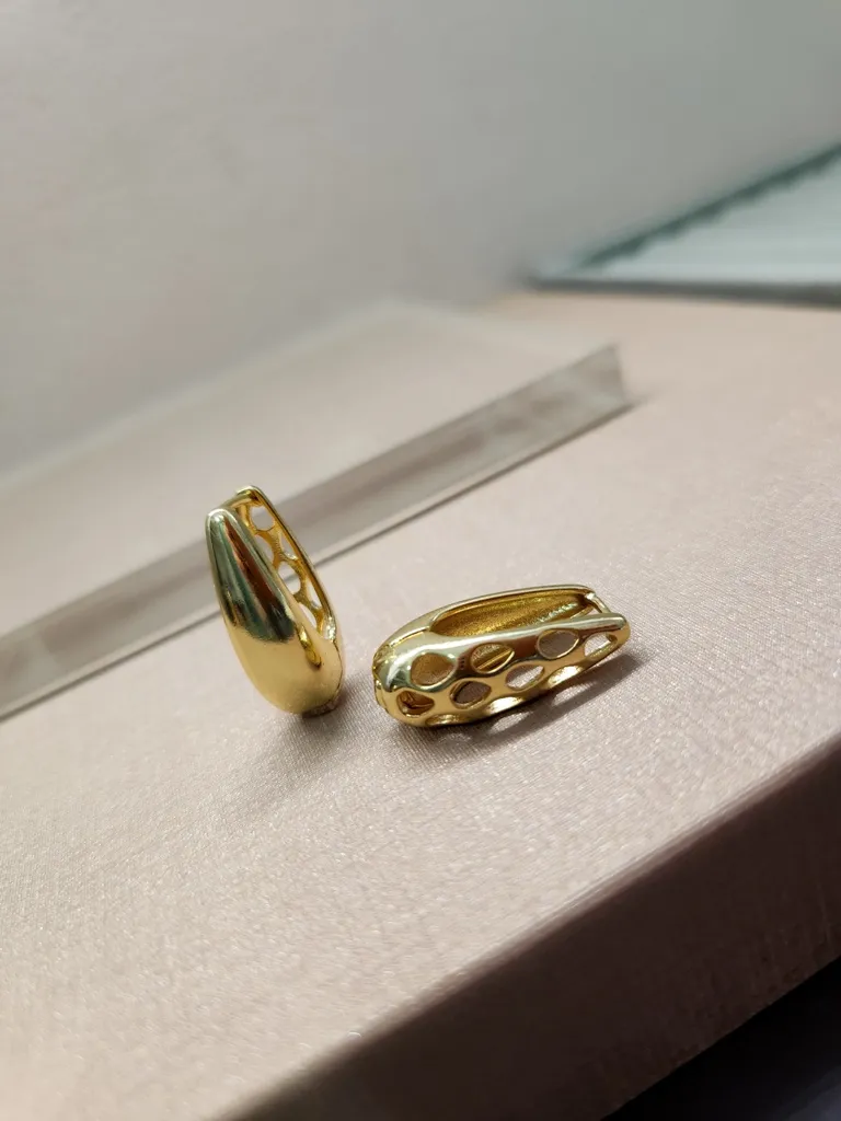 BRINCO OURO ARGOLA GOTA L M