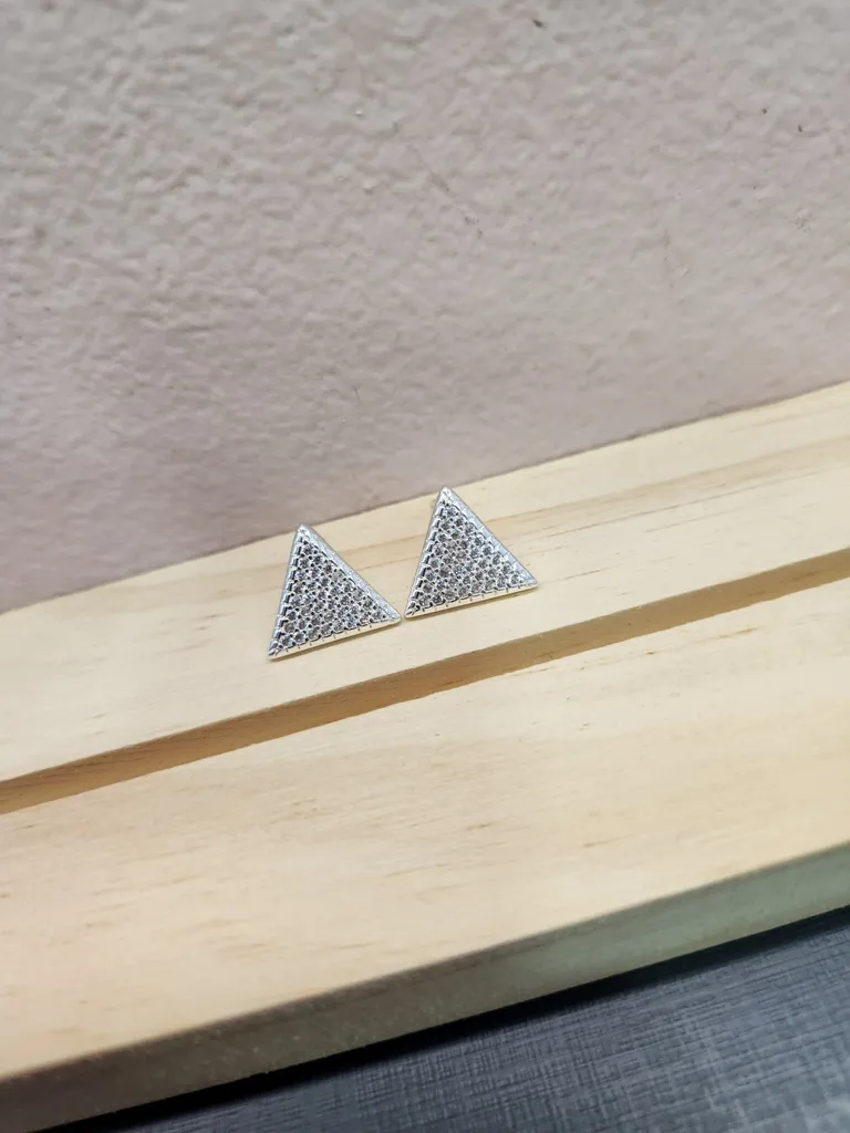 BRINCO PRATA TRI ZIR G