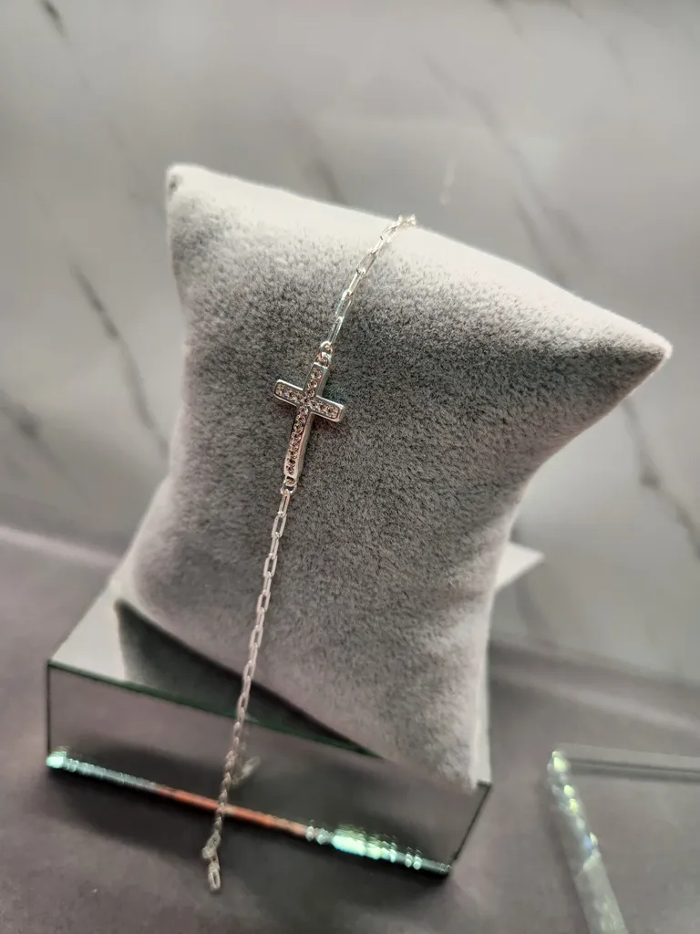 PULSEIRA PRATA ENTREMEIO CRUZ