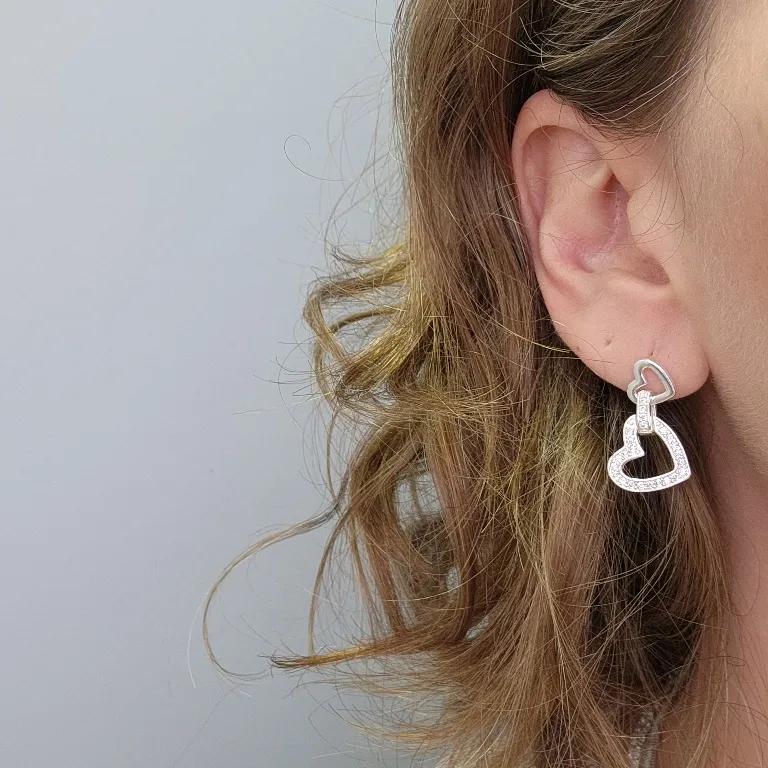 BRINCO PRATA DOIS CORAÇÕES