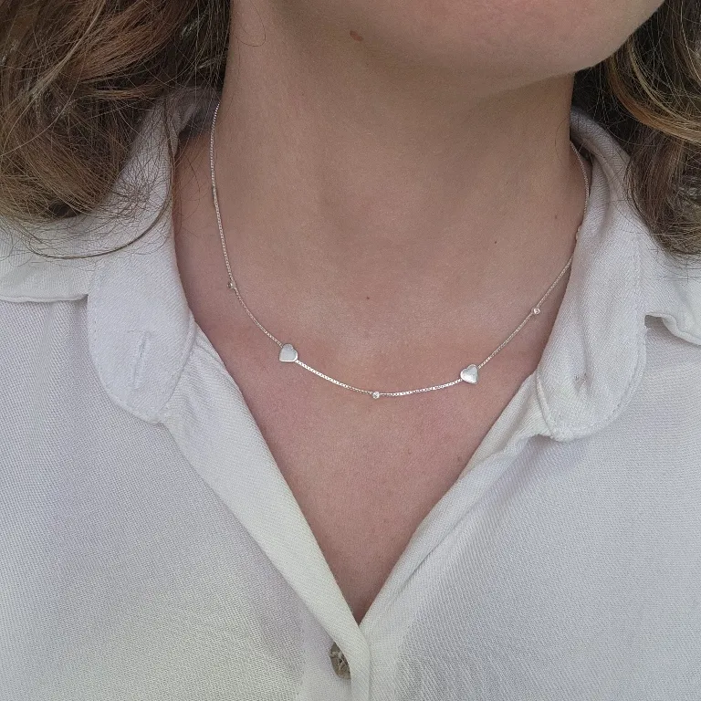 COLAR PRATA CORAÇÕES PONTO DE LUZ