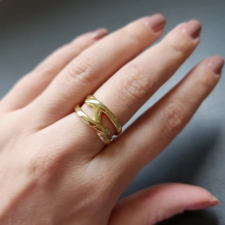 ANEL OURO AJUSTÁVEL ENTRELAÇADO