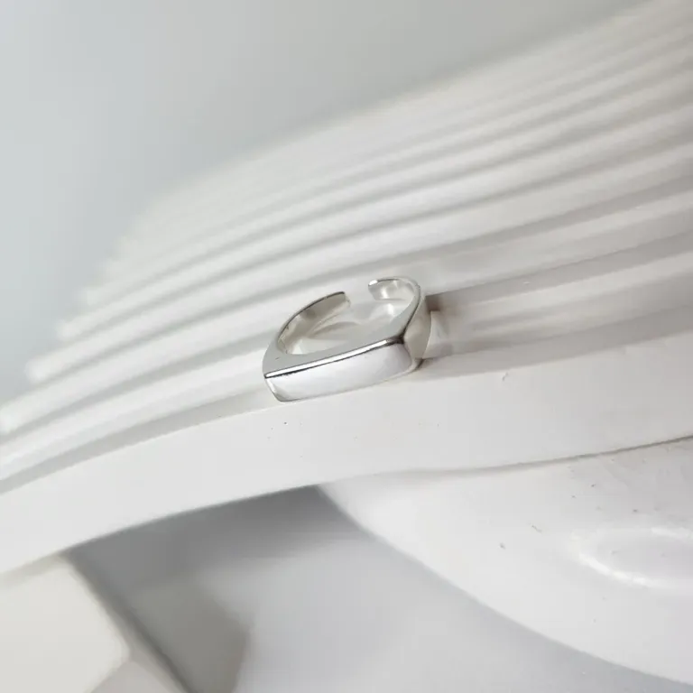 ANEL PRATA AJUSTÁVEL DEDINHO RETO