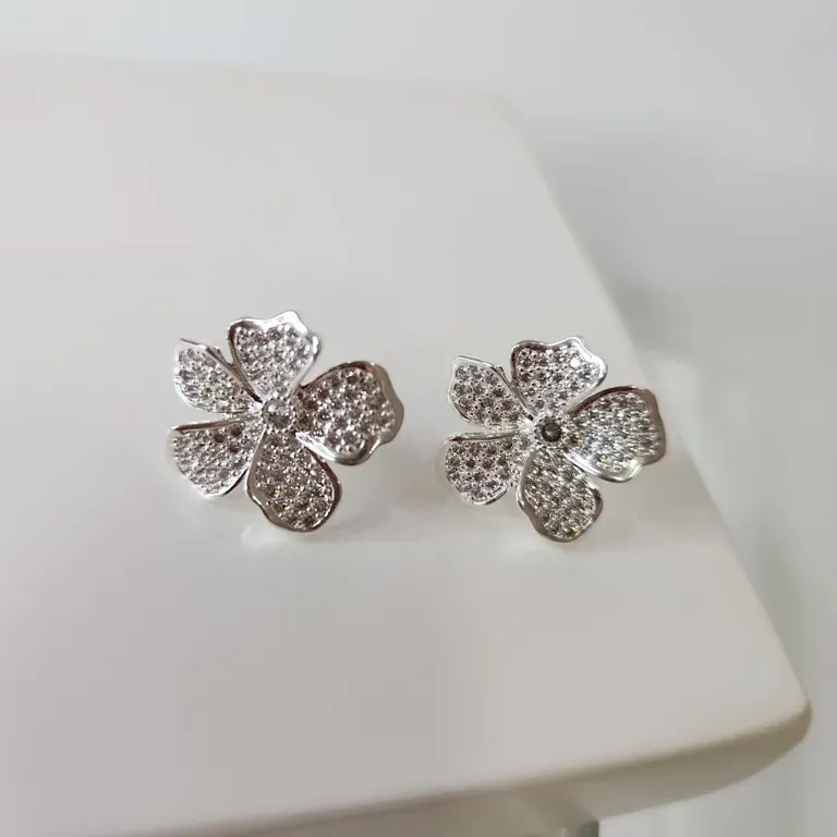 BRINCO PRATA FLOR ZIRC
