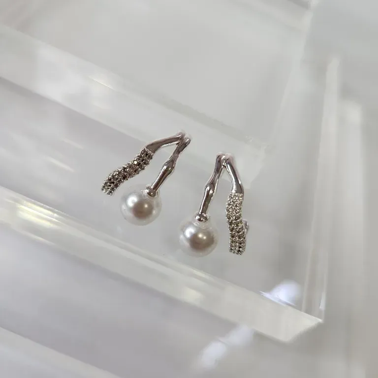 BRINCO PRATA TRONCO PÉROLA