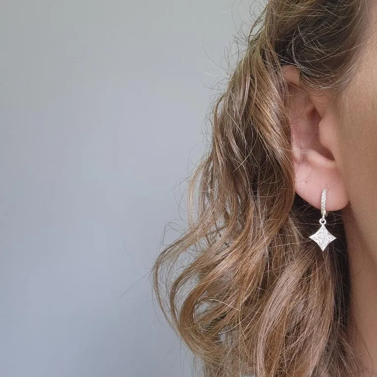 BRINCO PRATA ARGOLA LOUIS