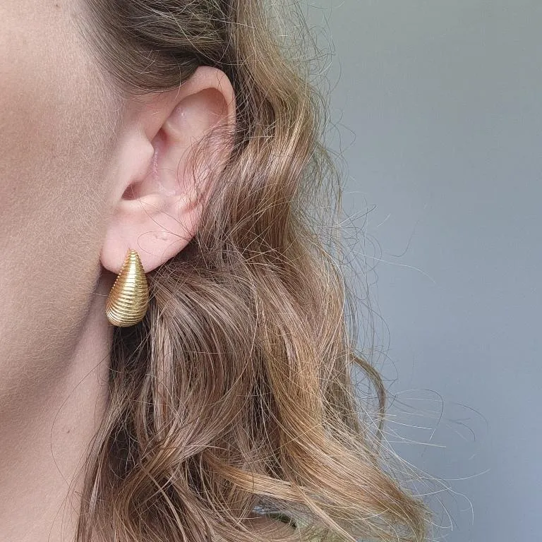 BRINCO OURO GOTA LISTRA