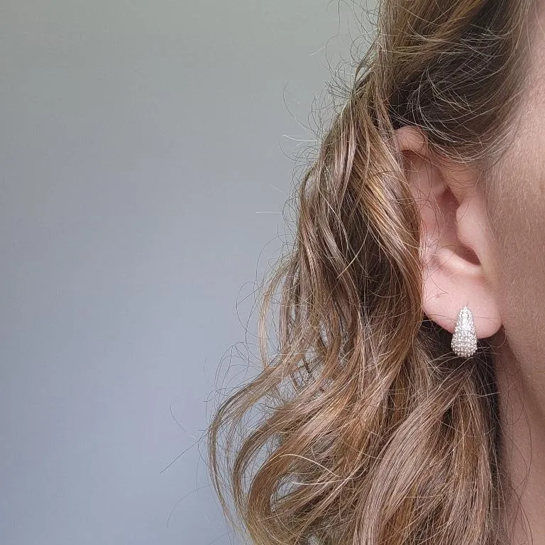 BRINCO PRATA GOTA ZIRC M