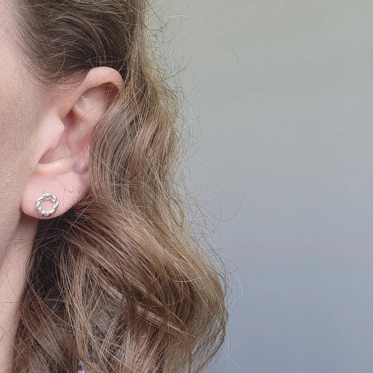 BRINCO PRATA CIRC ASPIRAL P