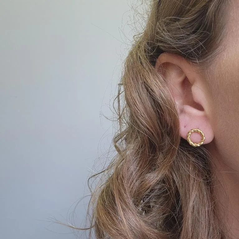 BRINCO OURO CIRC ASPIRAL M