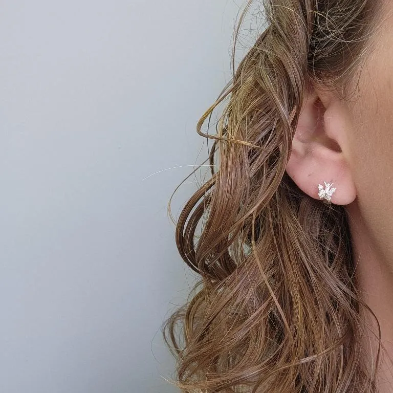 BRINCO PRATA ARGOLA BORBLETINHA