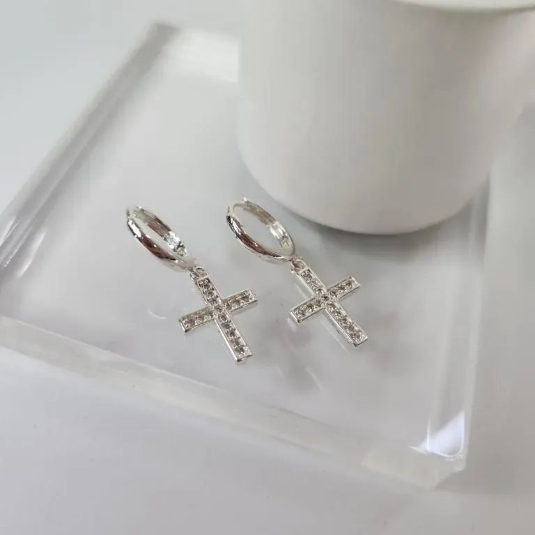 BRINCO PRATA ARGOLA CRUZ Z