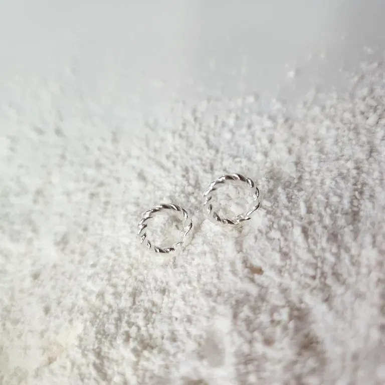 BRINCO PRATA CIRC ASPIRAL M