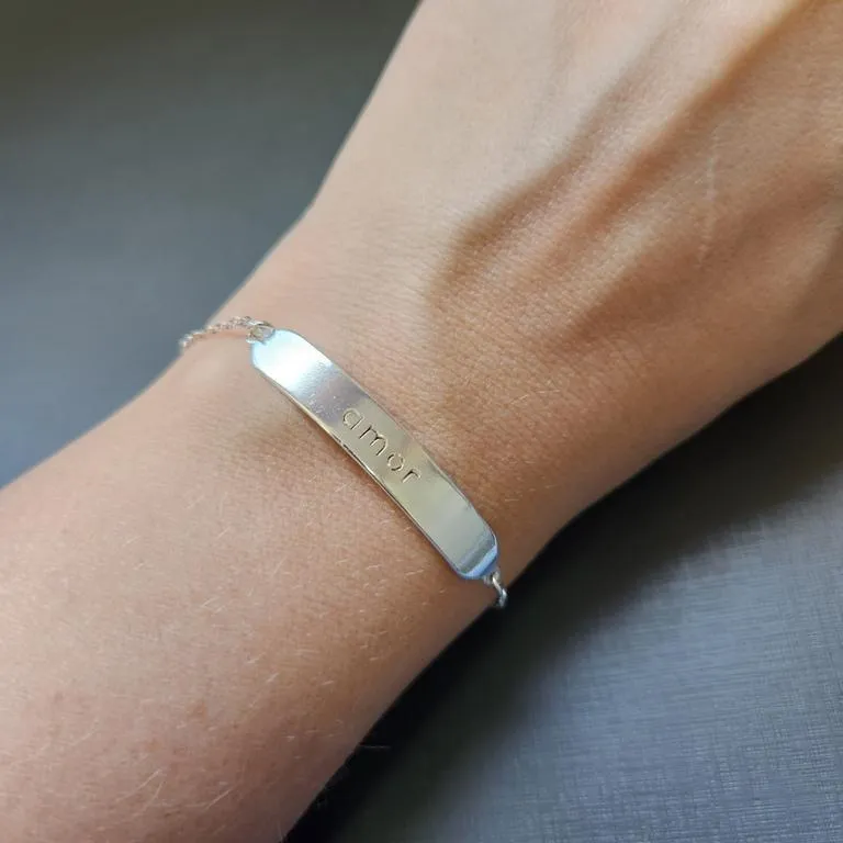 PULSEIRA PRATA PLACA AMOR