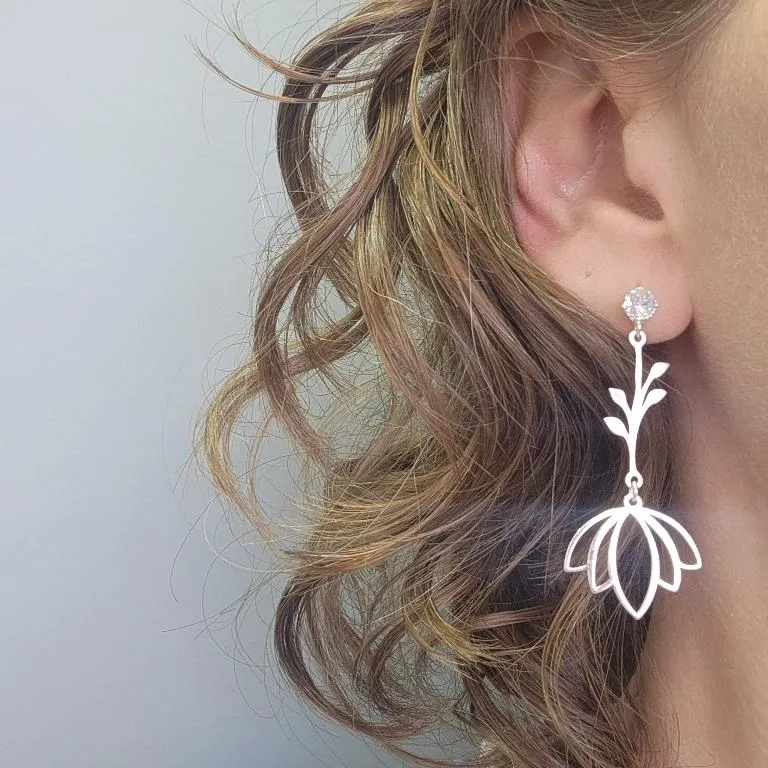 BRINCO PRATA FLOR DE LOTUS