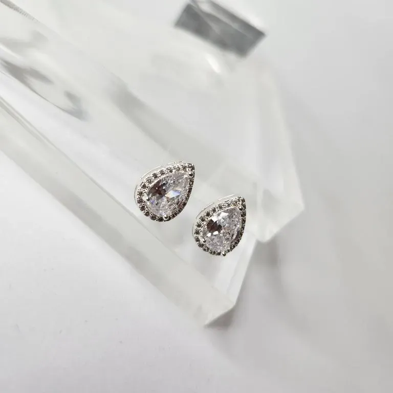 BRINCO PRATA GOTA LUXO