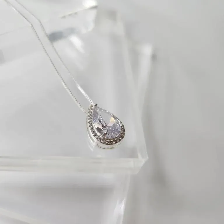 COLAR PRATA GOTA LUXO