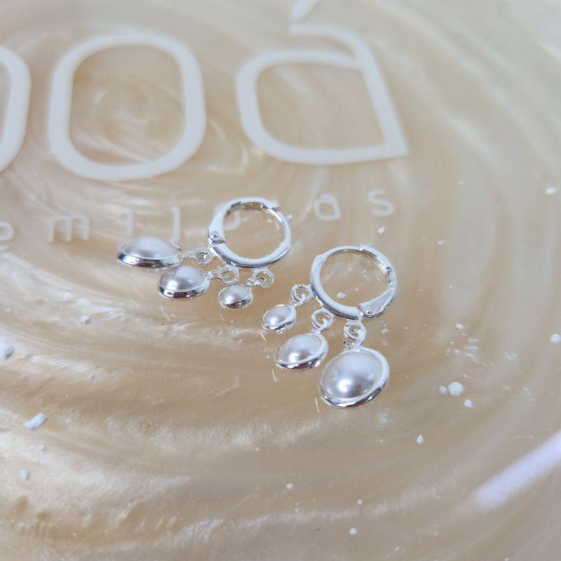 BRINCO ARGOLA PRATA 3 PÉROLAS